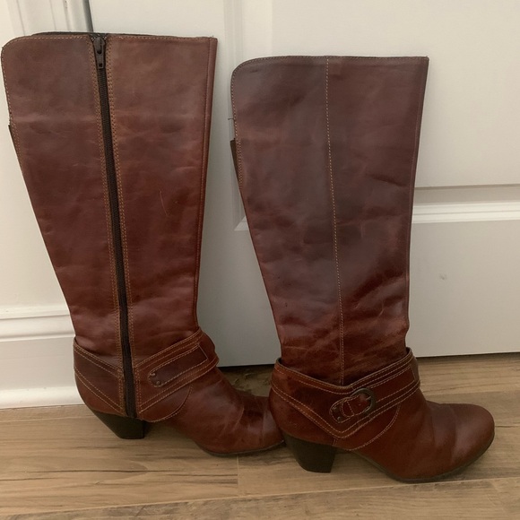 Women’s Boots - Picture 3 of 4